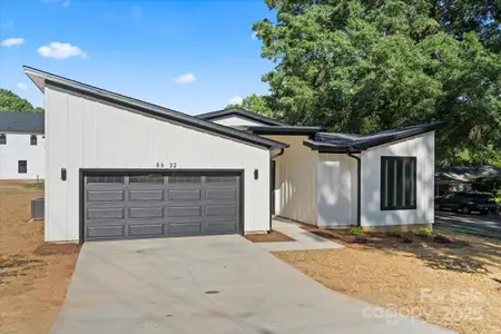 New construction Single-Family house 8632 Cedarbrook Dr, Charlotte, NC 28215 null- photo 0