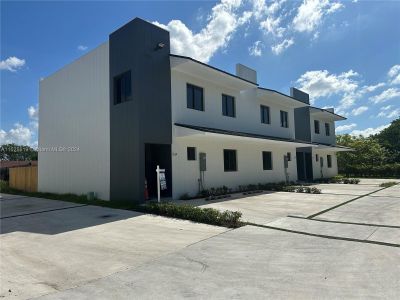 New construction Townhouse house 534 Northwest 7th Street, Unit 1, Florida City, FL 33034 - photo 56 56