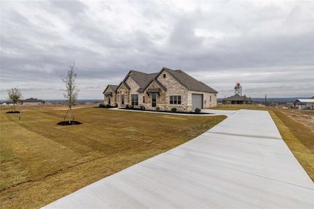 New construction Single-Family house 209 Oak Meadow Ln, Weatherford, TX 76085 null- photo 4 4