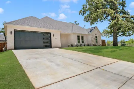New construction Single-Family house 705 Ross Trl, Arlington, TX 76012 - image
