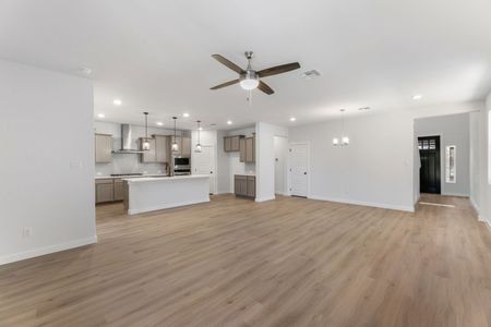 New construction Single-Family house 759 London Ave, New Braunfels, TX 78130 plan Colorado - image 15