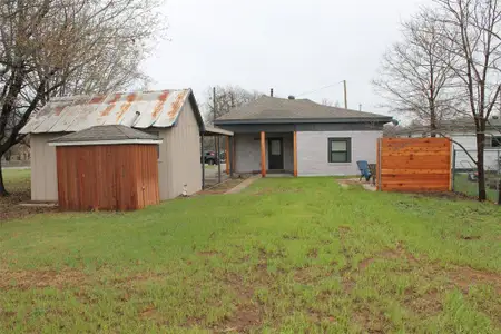 New construction Single-Family house 104 S Hubbard St, Alvord, TX 76225 - image