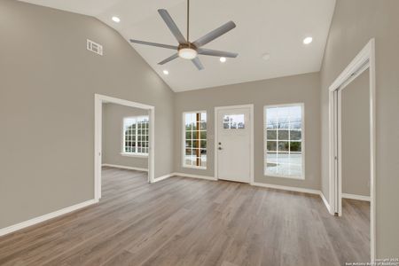 New construction Single-Family house 1196 Canyon Trce, Canyon Lake, TX 78133 null- photo 6 6