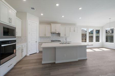 New construction Single-Family house 1863 Front Porch, New Braunfels, TX 78132 plan Elgin - image 6