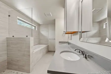 New construction Single-Family house 301 Vip, Canyon Lake, TX 78133 - image