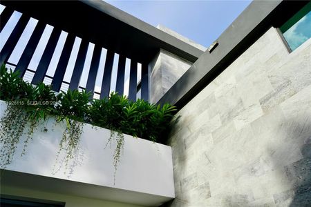 New construction Single-Family house 1041 N Venetian Dr, Miami, FL 33139 - image