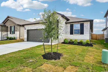 New construction Single-Family house 208 Barton Pt, Cibolo, TX 78108 plan The Allen (840) - image