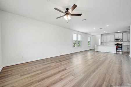 New construction Single-Family house 6014 Calgary Park, San Antonio, TX 78233 Pembrook- photo 16 16