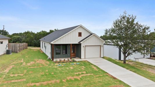 New construction Single-Family house 2603 Creekview Dr, Granbury, TX 76048 - image