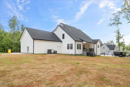 New construction Single-Family house 123-125 Ottawa Dr, Louisburg, NC 27549 - image