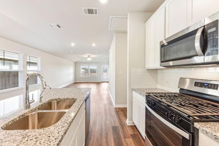 New construction Single-Family house 116 Greenway Ln, Georgetown, TX 78628 Cascade- photo 8 8