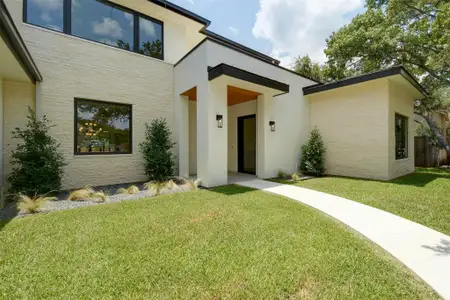 New construction Single-Family house 1517 Ben Crenshaw Way, Austin, TX 78746 null- photo 0 0