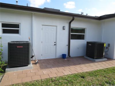 New construction Duplex house 1671 Sw 44Th Ter, Fort Lauderdale, FL 33317 null- photo 11 11