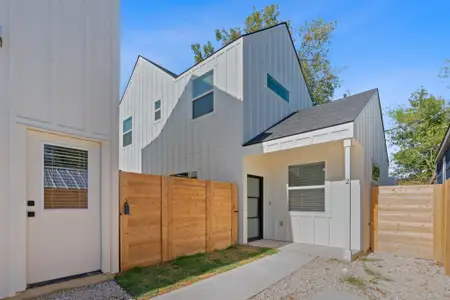 New construction Single-Family house 6810 Montana St, Unit 2, Austin, TX 78741 - photo 0