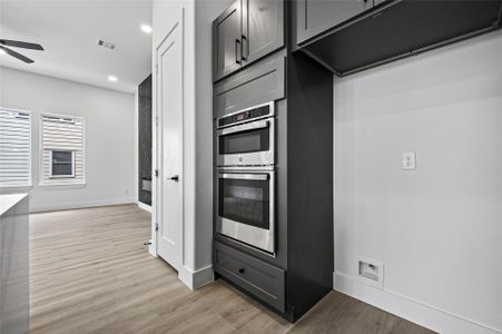 New construction Single-Family house 1107 Wilson St, Houston, TX 77019 - image 15