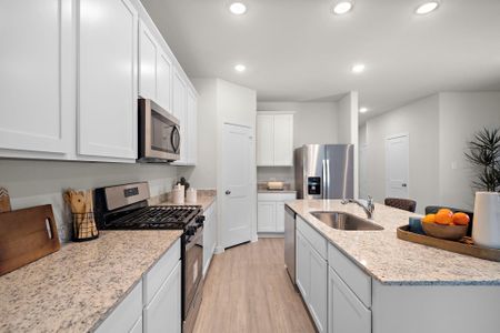 New construction Single-Family house 17833 Lionheart Rd, Conroe, TX 77306 plan Hampton - image 2