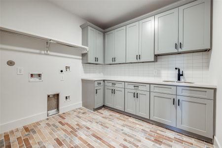 New construction Single-Family house 7512 Shadyvilla Ln, Houston, TX 77055 - image 12