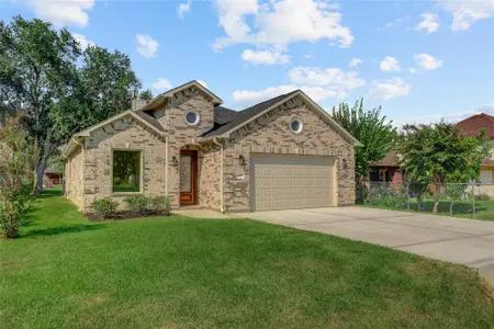 New construction Single-Family house 8405 Folkstone Ln, Houston, TX 77075 - image