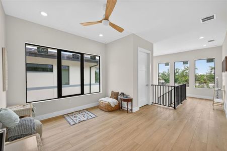 New construction Single-Family house 1935 Shore Acres Blvd Ne, St. Petersburg, FL 33703 - image 16