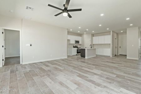 New construction Single-Family house 13717 S Huntington Rd, Arizona City, AZ 85123 null- photo 4 4