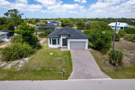 New construction Single-Family house 178 Lime Tree Park, Rotonda West, FL 33947 - image