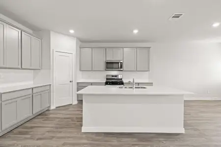 New construction Single-Family house 130 Water Grass Trl, Clute, TX 77531 plan Sinclair - image 3