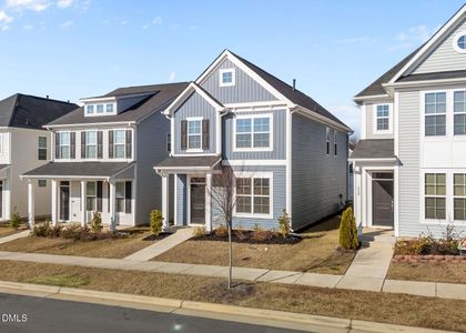 New construction Single-Family house 226 Blue Iris Pkwy, Clayton, NC 27520 - image