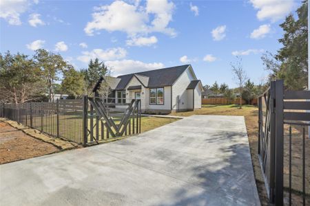 New construction Single-Family house 109 Creekside Dr, Bastrop, TX 78602 - photo 0