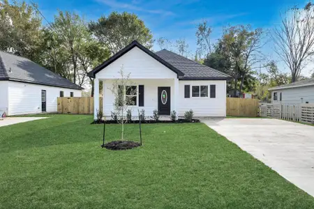 New construction Single-Family house 1815 Thompson St, La Marque, TX 77568 - image