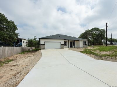 New construction Single-Family house 4807 Blue Beech Dr, Elmendorf, TX 78112 - image