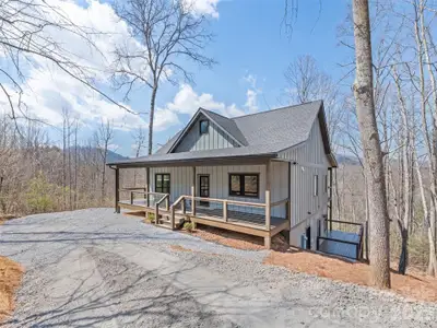 New construction Single-Family house 288 Ironwood Dr, Clyde, NC 28721 - image