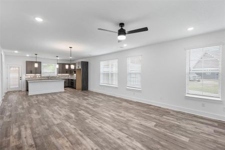 New construction Single-Family house 3608 William Ct, Grand Prairie, TX 76065 plan Jennifer - image 17