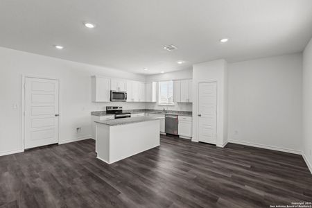 New construction Single-Family house 4161 Bermuda Ln, Seguin, TX 78155 plan Sandalwood - image 11