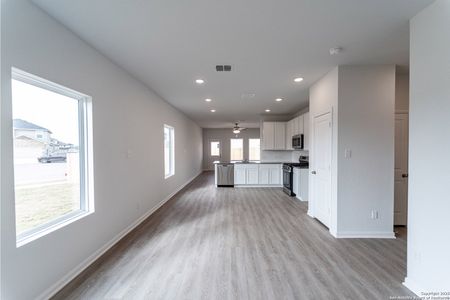 New construction Single-Family house 6609 Cibolo Spgs, Converse, TX 78109 plan Oak - image 13