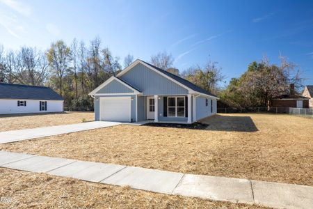 New construction Single-Family house 302 S West St, Roseboro, NC 28382 - image