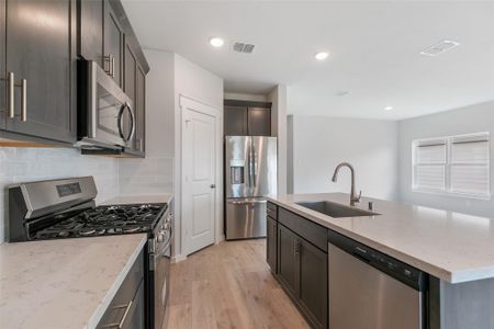 New construction Single-Family house 10913 Ozone Ct, Conroe, TX 77303 plan Landmark Series - Meyerson - image 9