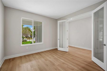 New construction Single-Family house 3310 W Rogers Ave, Tampa, FL 33611 - image 17