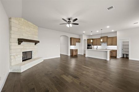 New construction Single-Family house 1410 Terrain Rd, Midlothian, TX 76065 Concept 2464- photo 9 9