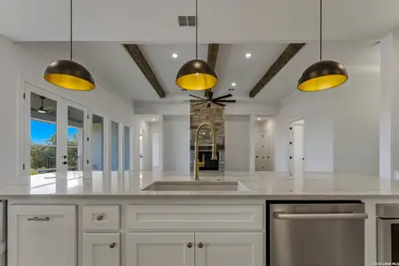 New construction Single-Family house 1552 Vintage Wy, New Braunfels, TX 78132 - image 7