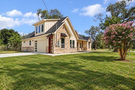 New construction Single-Family house 1302 Lamar St, Liberty, TX 77575 - image