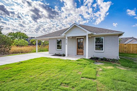 New construction Single-Family house 5110 Uvalde Court, Granbury, TX 76048 - photo 4 4