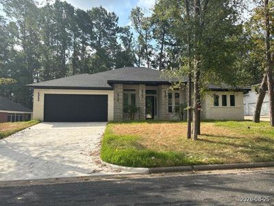 New construction Single-Family house 2405 W Green Briar Dr, Huntsville, TX 77340 - image