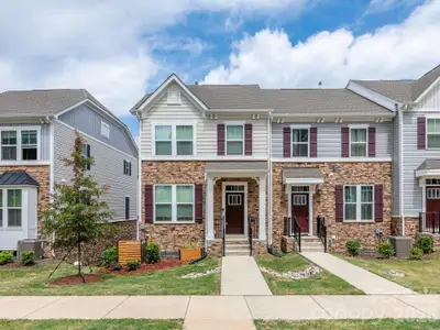 New construction Townhouse house 9420 Mallard Mills Dr, Charlotte, NC 28262 - image