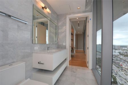 New construction Condo/Apt house 18501 Collins Avenue, Unit 2301, Sunny Isles Beach, FL 33160 - photo 22 22