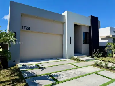 New construction Single-Family house 1729 Ne 16Th Ter, Fort Lauderdale, FL 33305 - image