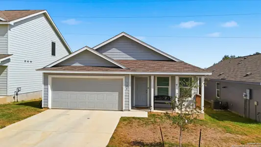 New construction Single-Family house 124 Wood Moss, Floresville, TX 78114 - image
