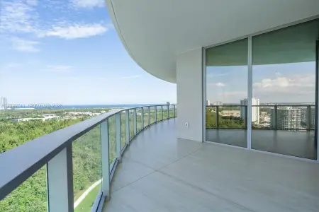 New construction Condo house 2411 Laguna Cir, Unit 2211, Miami, FL 33180 - image