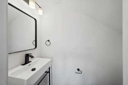 New construction Single-Family house 9902 Clark Rd, Unit G, Houston, TX 77076 null- photo 13 13