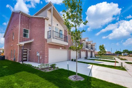 New construction Townhouse house 5621 Woodlands Drive, The Colony, TX 75056 Nassau B- photo 0 0