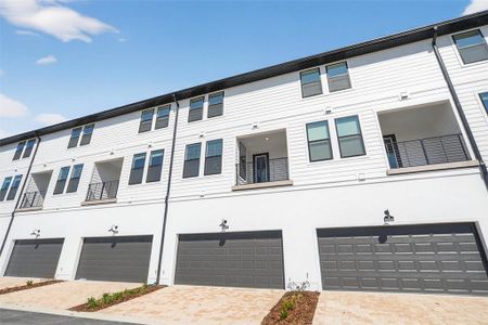 New construction Townhouse house 15327 Hamlin Park Dr, Winter Garden, FL 34787 - image